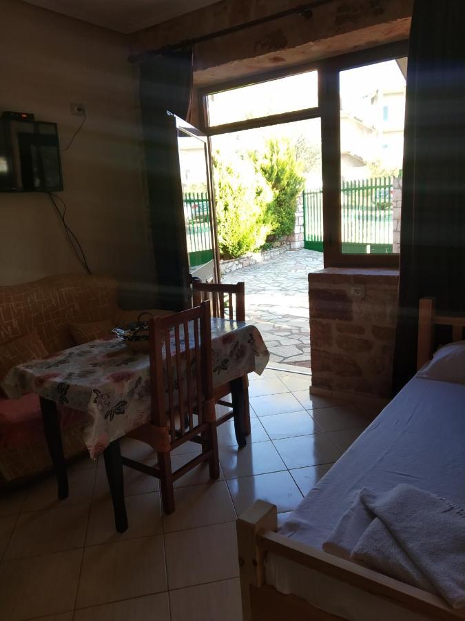 Altin Skrapari Guesthouse Ksamil Zewnętrze zdjęcie