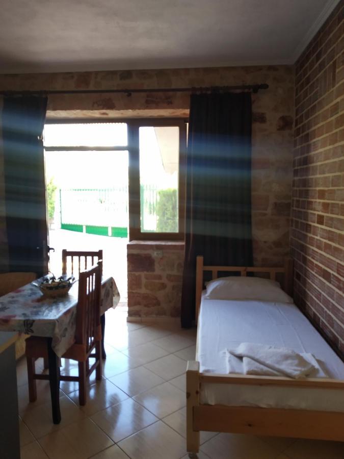 Altin Skrapari Guesthouse Ksamil Zewnętrze zdjęcie