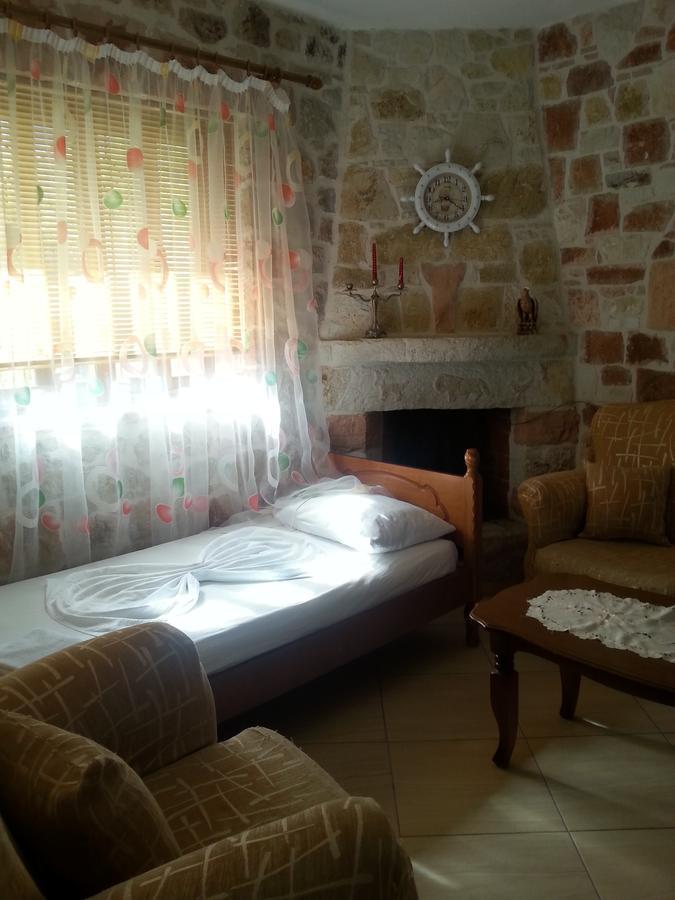 Altin Skrapari Guesthouse Ksamil Zewnętrze zdjęcie